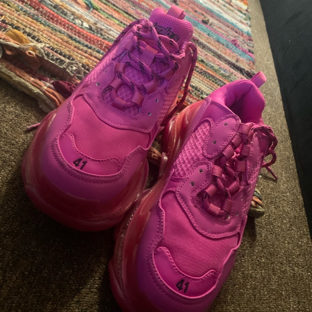 Onl been wearing twice in good condition